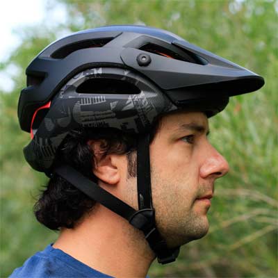 Casco Giro Manifest Spherical