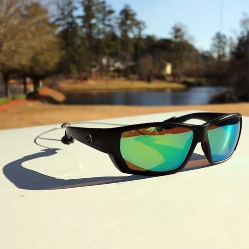 Gafas polarizadas con montura de plástico negro